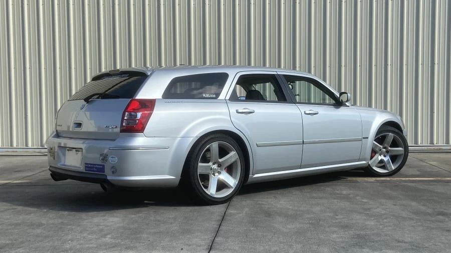2006 Dodge Magnum SRT8 2nd Gen - Image 10 of 11