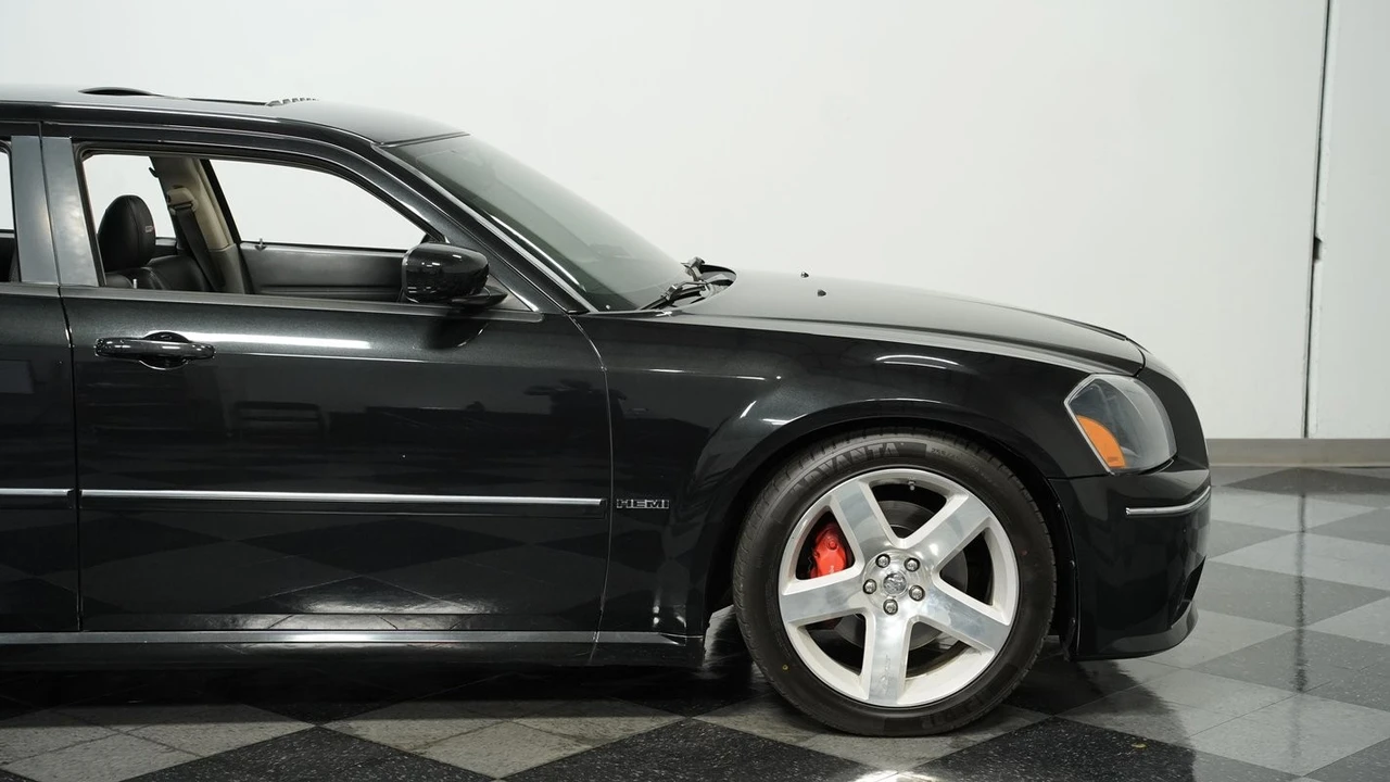 2006 Dodge Magnum SRT8 2nd Gen - Image 25 of 31