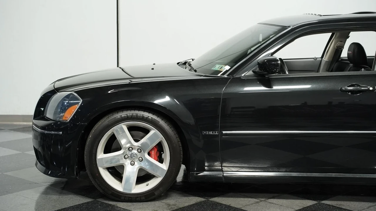 2006 Dodge Magnum SRT8 2nd Gen - Image 20 of 21