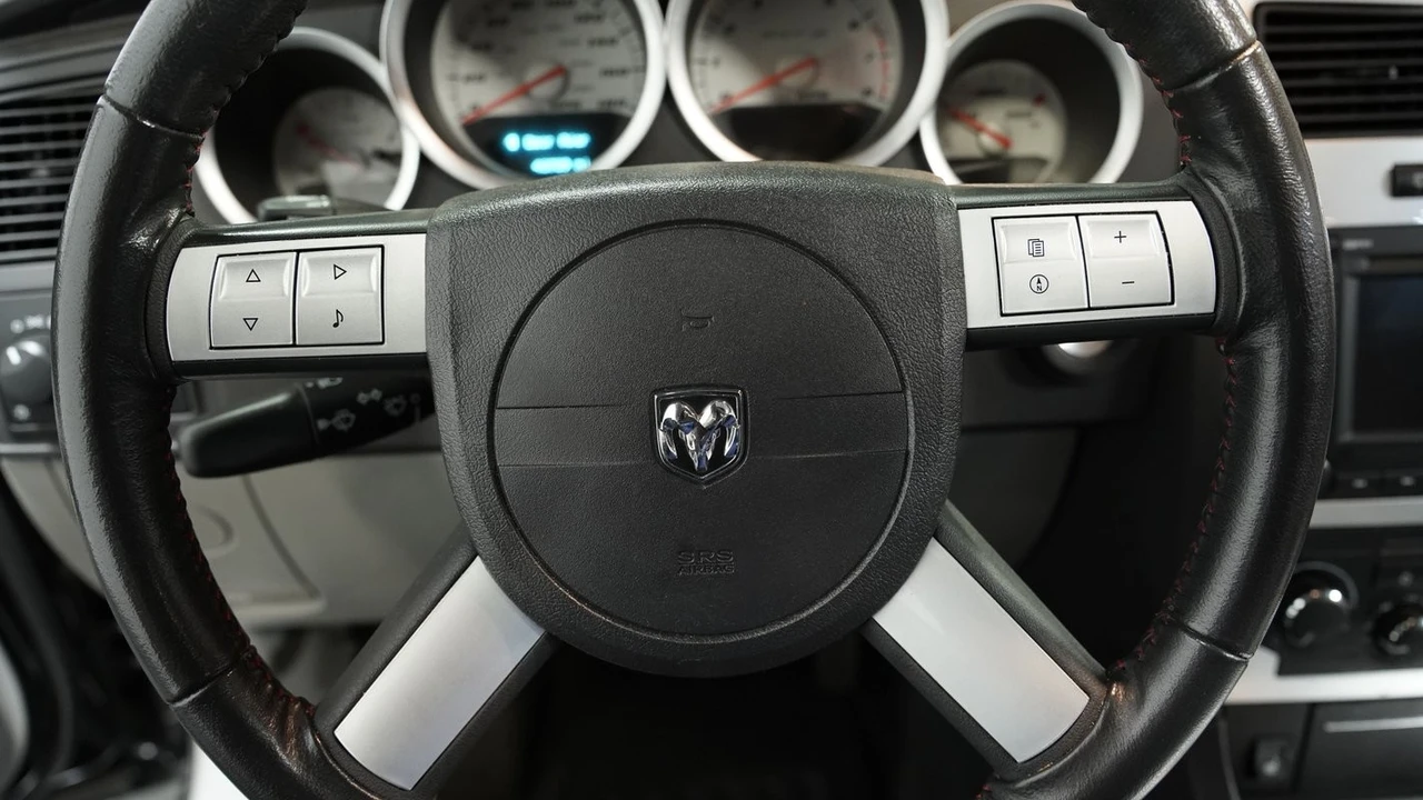 2006 Dodge Magnum SRT8 2nd Gen - Image 30 of 31