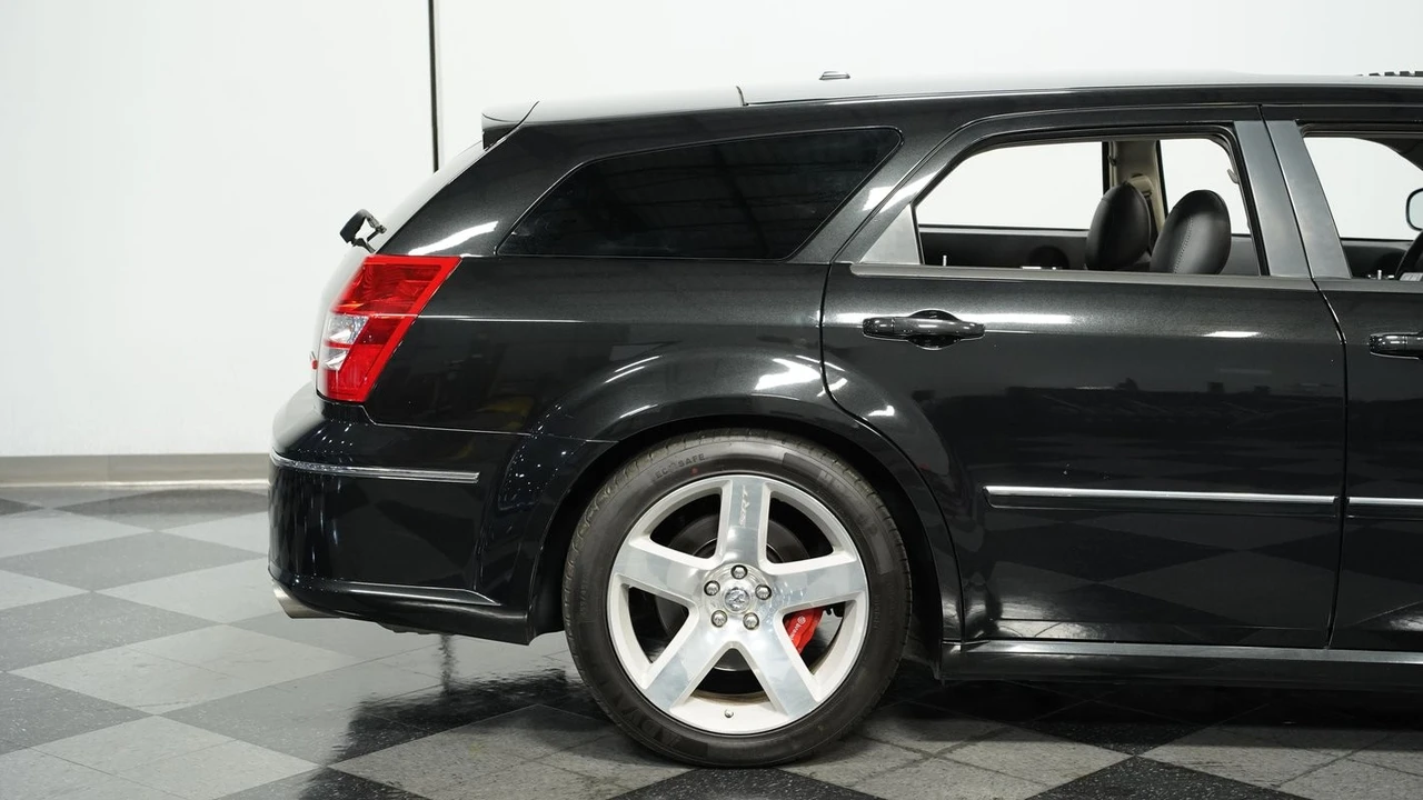 2006 Dodge Magnum SRT8 2nd Gen - Image 24 of 31