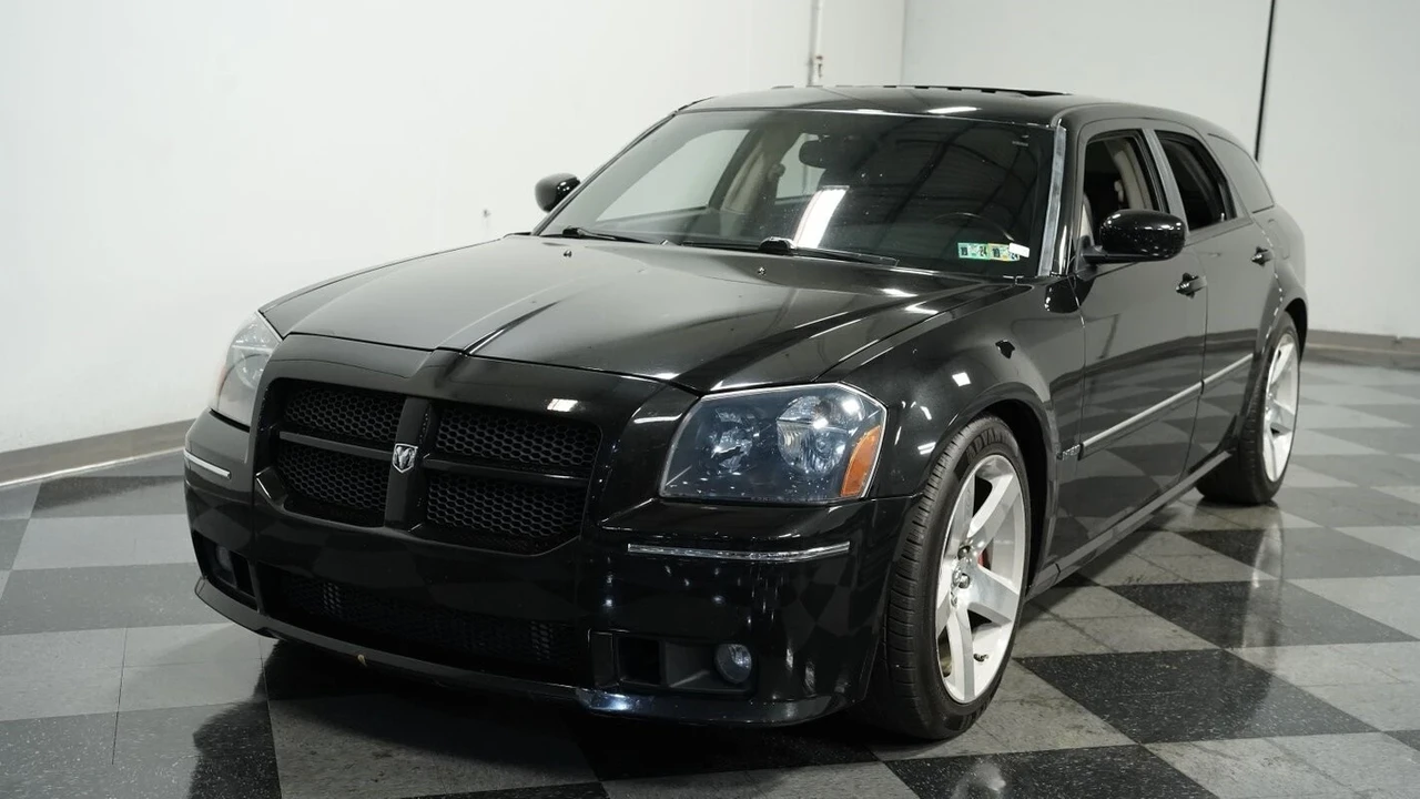 2006 Dodge Magnum SRT8 2nd Gen - Image 17 of 21