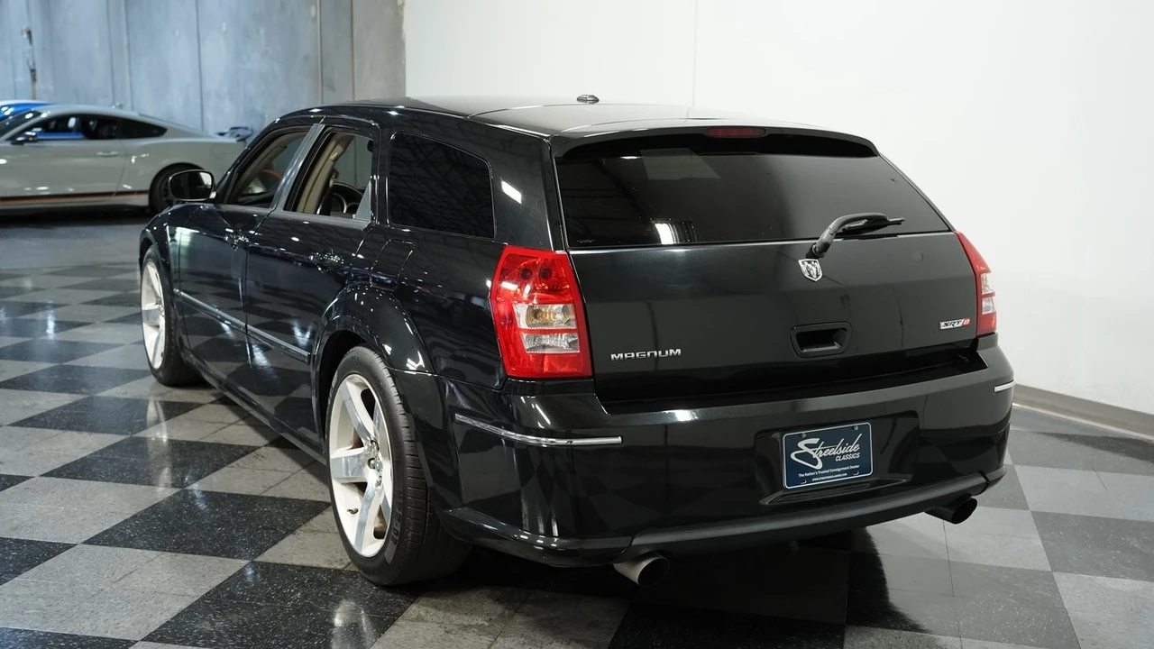 2006 Dodge Magnum SRT8 2nd Gen - Image 8 of 12