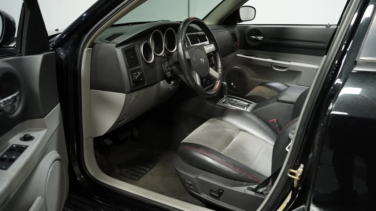 2006 Dodge Magnum SRT8 2nd Gen - Image 5 of 21