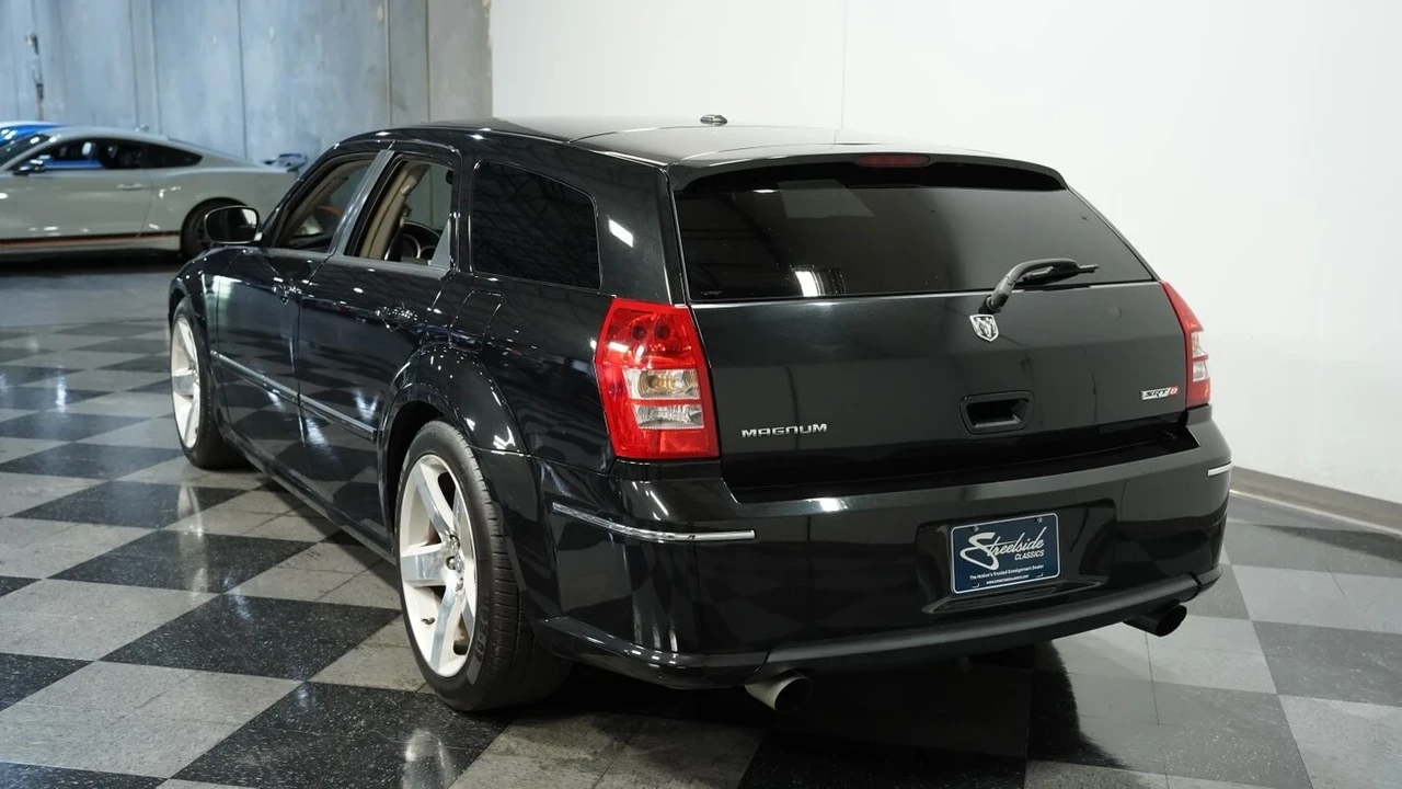 2006 Dodge Magnum SRT8 2nd Gen - Image 9 of 21
