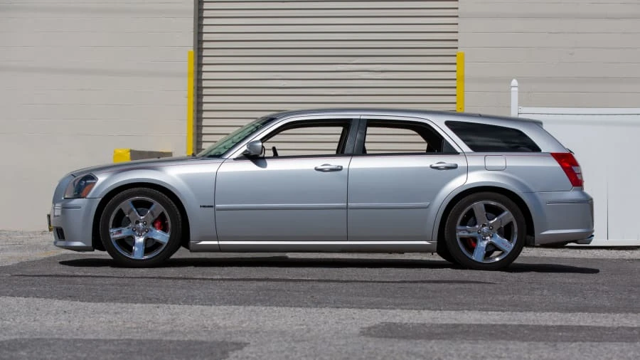 2006 Dodge Magnum SRT8 2nd Gen - Image 2 of 12