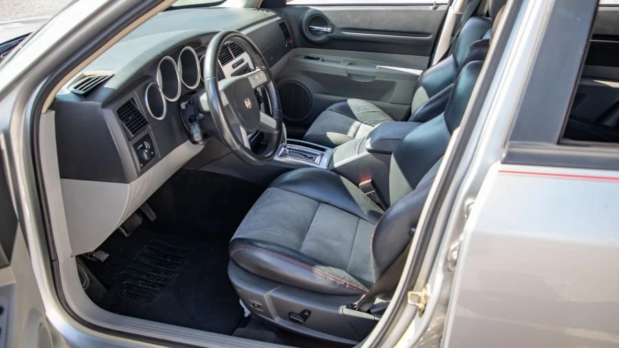 2006 Dodge Magnum SRT8 2nd Gen - Image 4 of 12