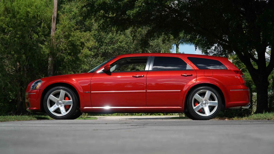 2006 Dodge Magnum SRT8 2nd Gen - Image 2 of 16