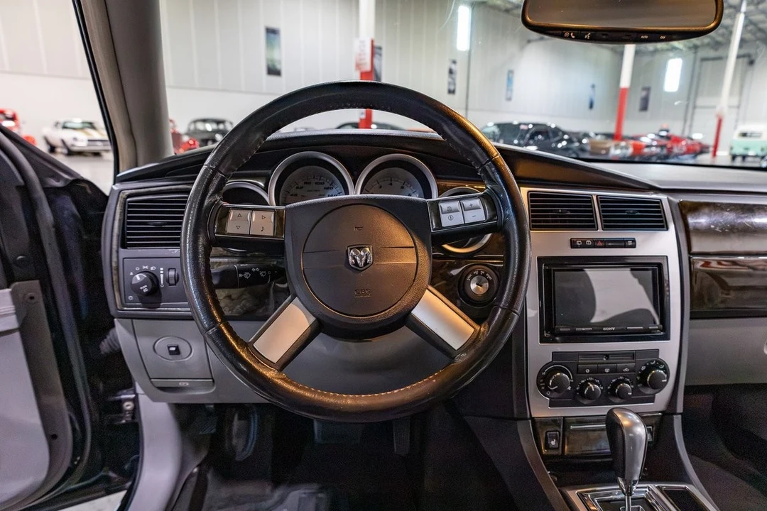 2006 Dodge Magnum SRT8 2nd Gen - Image 10 of 31
