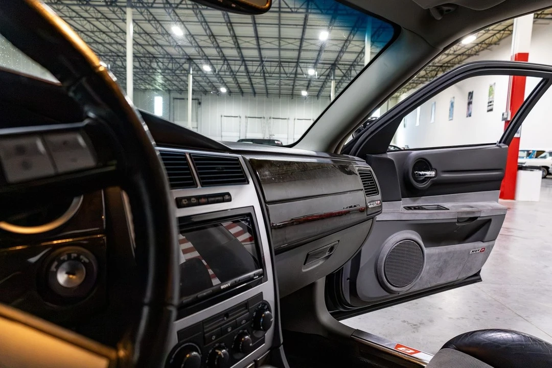 2006 Dodge Magnum SRT8 2nd Gen - Image 13 of 31