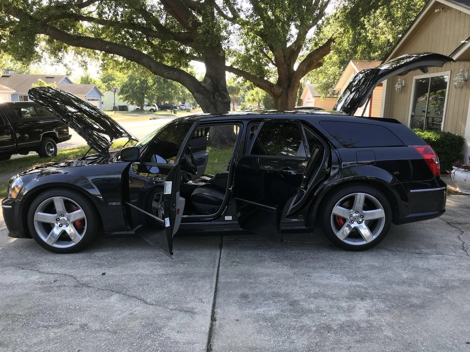 2006 Dodge Magnum SRT8 2nd Gen - Image 16 of 31