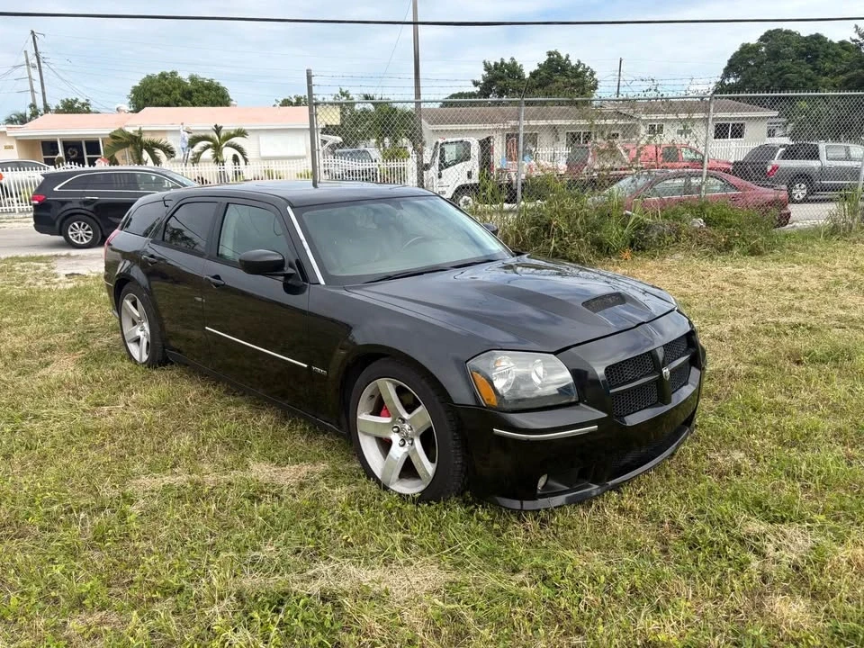 2006 Dodge Magnum SRT8 2nd Gen - Image 2 of 9