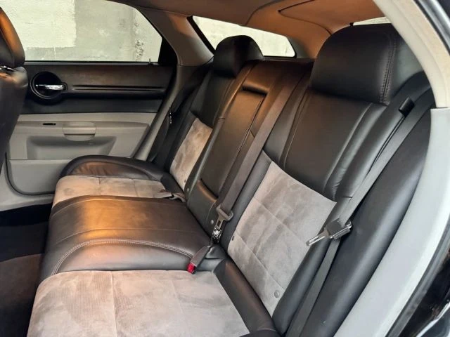 2006 Dodge Magnum SRT8 2nd Gen - Image 18 of 21