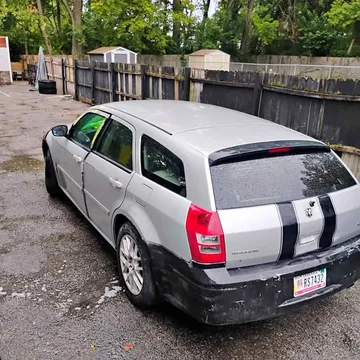 2006 Dodge Magnum SXT Sport Wagon 4D
