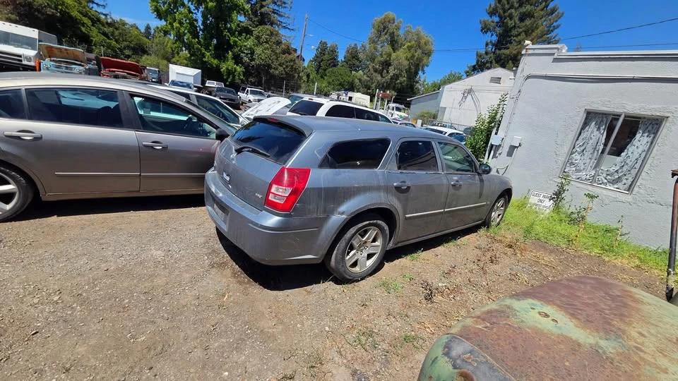 2006 Dodge Magnum 2nd Gen Wagon - Image 3 of 5
