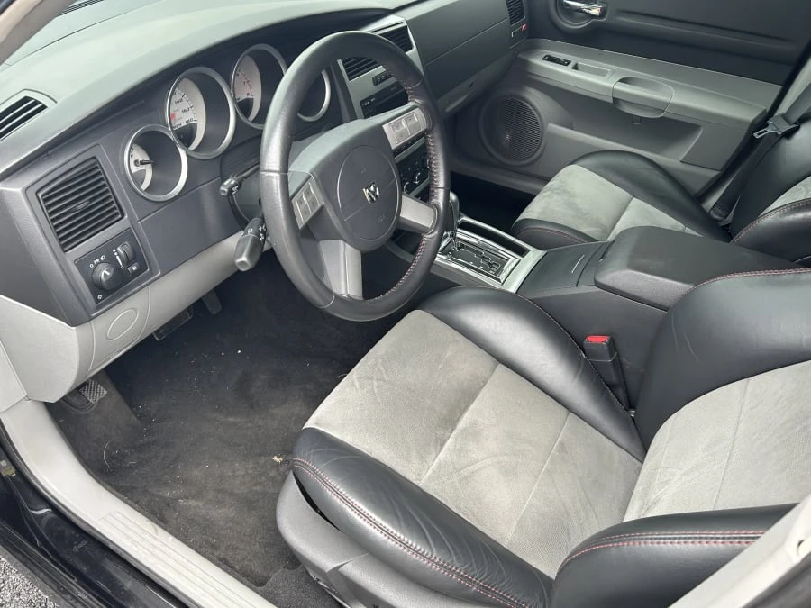 2006 Dodge Magnum 2nd Gen Wagon - Image 9 of 10