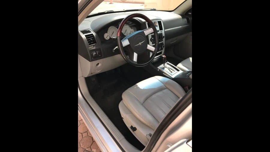2006 Dodge Magnum 2nd Gen Wagon - Image 2 of 4