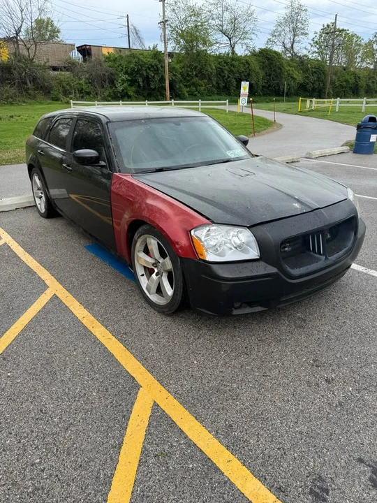 2006 Dodge Magnum SRT8 2nd Gen - Image 2 of 8