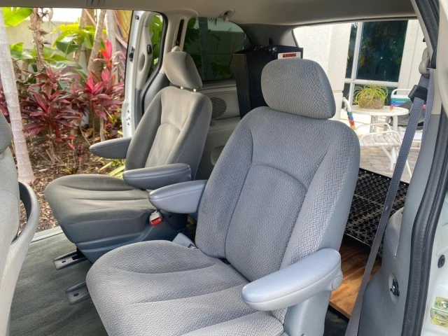 2006 Dodge Caravan - Image 15 of 21