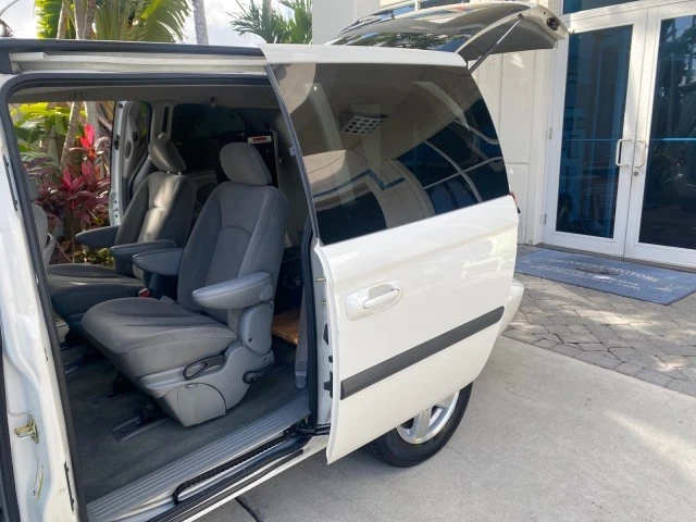 2006 Dodge Caravan - Image 14 of 21