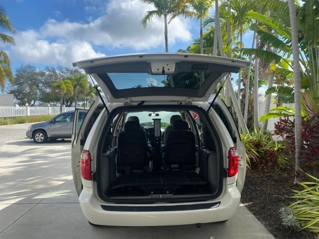 2006 Dodge Caravan - Image 16 of 21