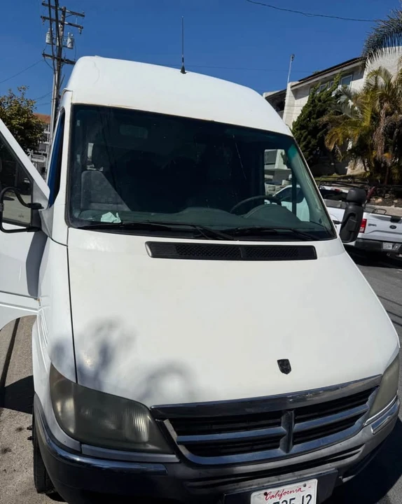 2006 Dodge Ram Van - Image 2 of 6