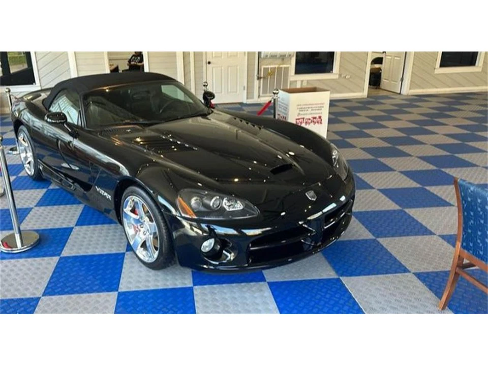 2006 Dodge Viper 3rd Gen - Image 2 of 10