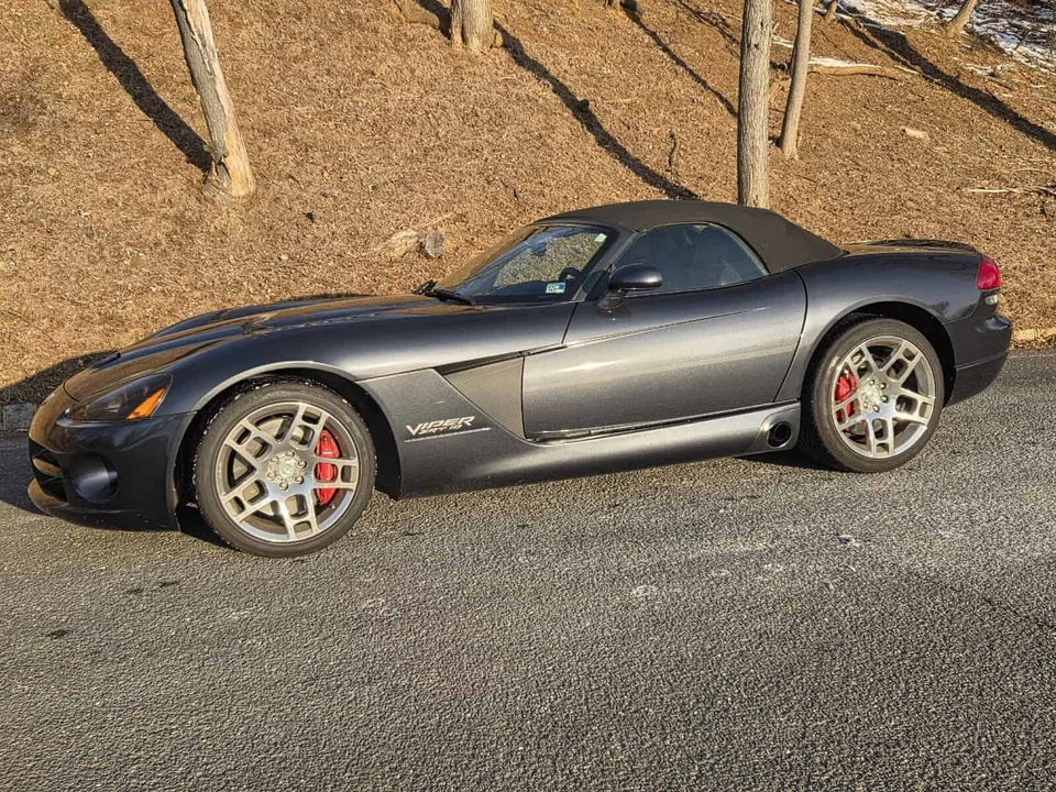 2006 Dodge Viper 3rd Gen - Image 2 of 31