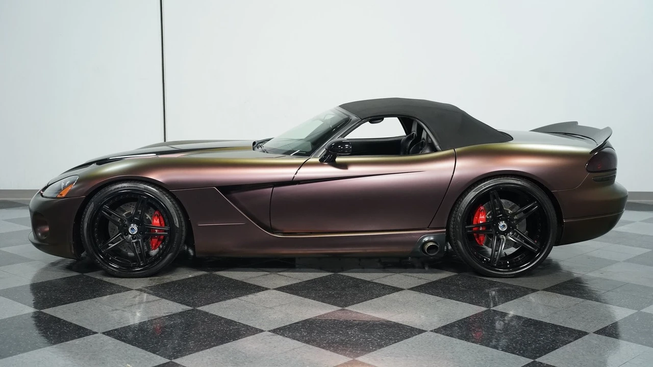 2006 Dodge Viper 3rd Gen - Image 2 of 12