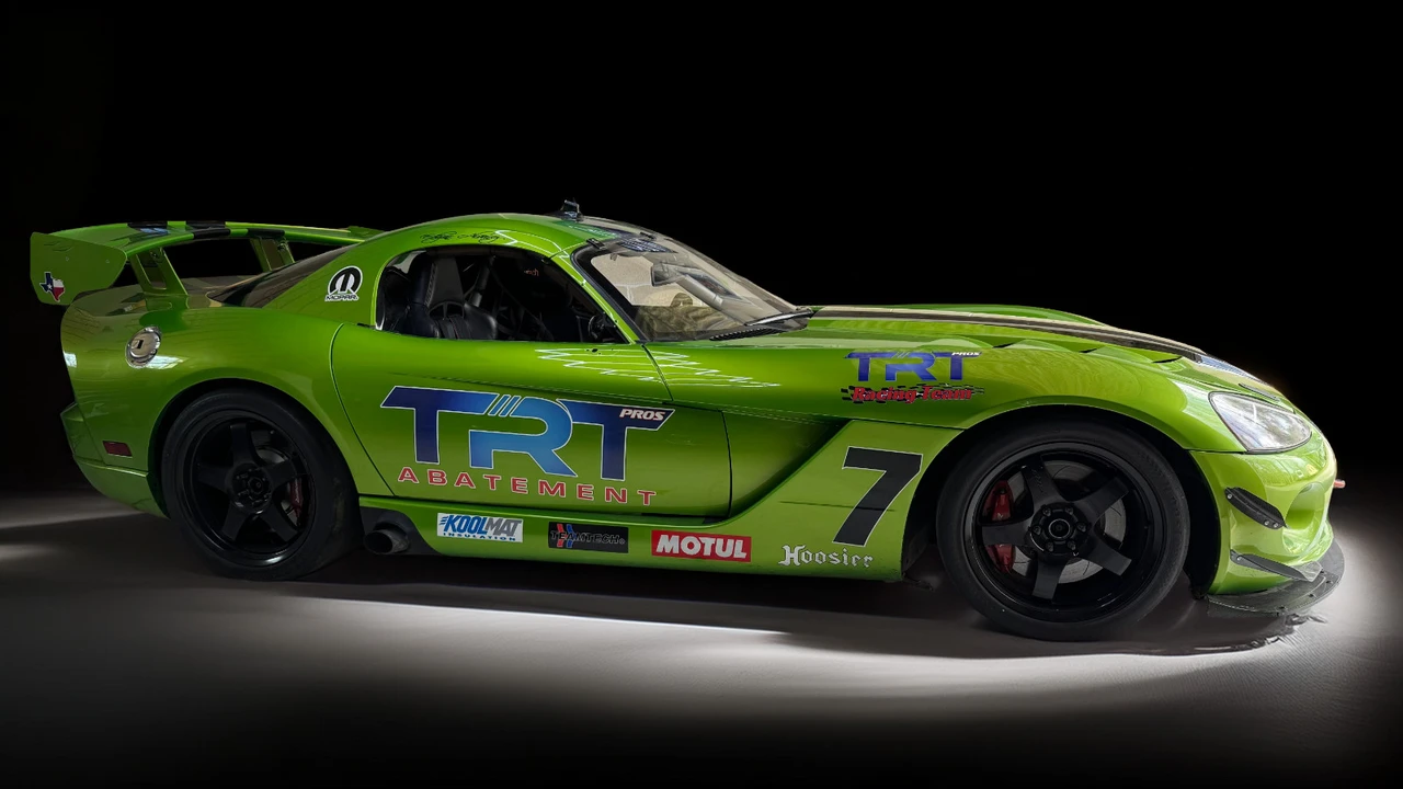 2006 Dodge Viper 3rd Gen - Image 2 of 12