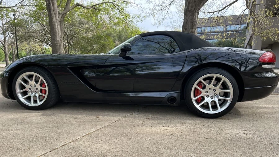 2006 Dodge Viper 3rd Gen - Image 2 of 22