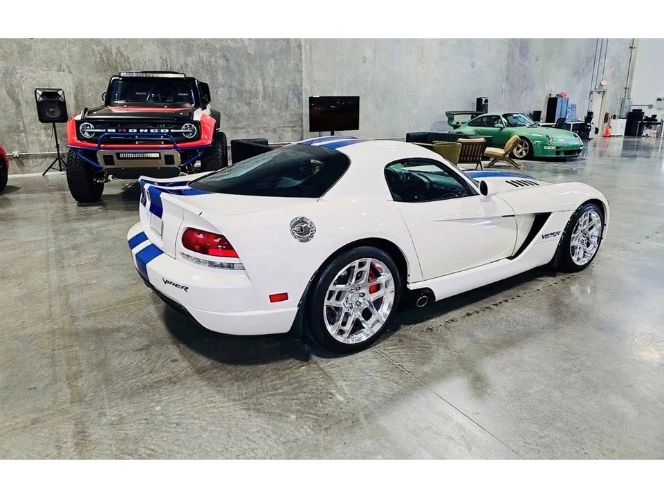2006 Dodge Viper 3rd Gen - Image 2 of 5