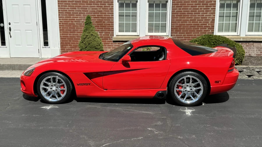 2006 Dodge Viper 3rd Gen - Image 2 of 9