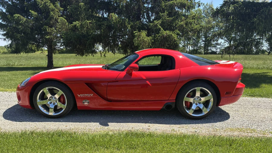 2006 Dodge Viper 3rd Gen - Image 2 of 18