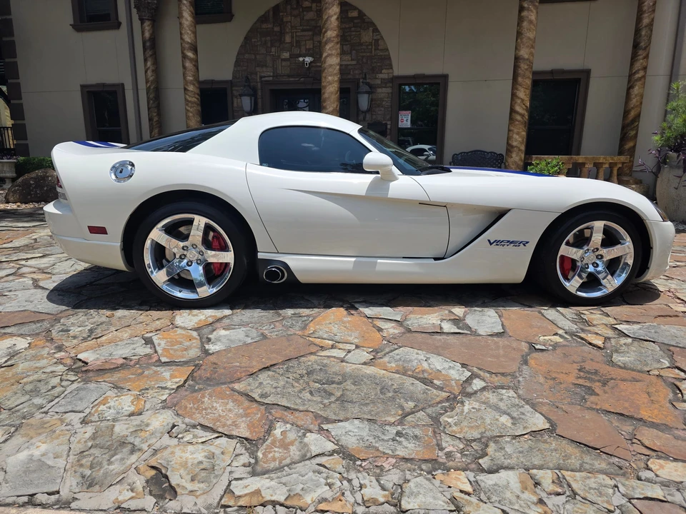 2006 Dodge Viper 3rd Gen - Image 17 of 31