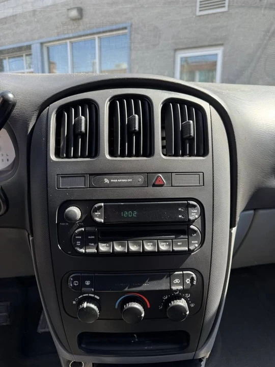 2006 Dodge Caravan - Image 13 of 13