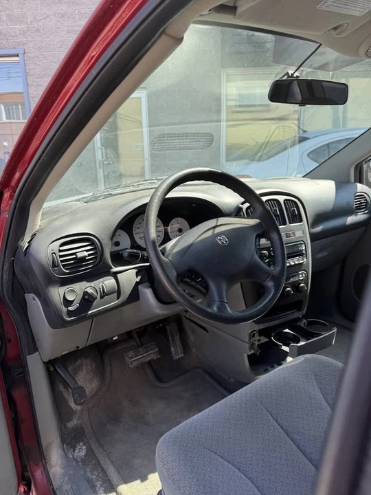 2006 Dodge Caravan - Image 10 of 13