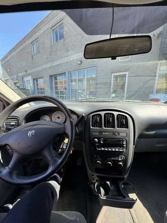 2006 Dodge Caravan - Image 12 of 13