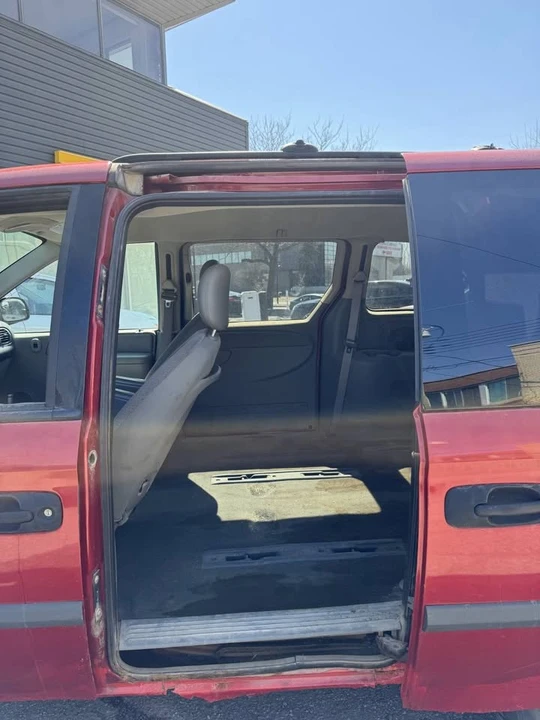 2006 Dodge Caravan - Image 8 of 13
