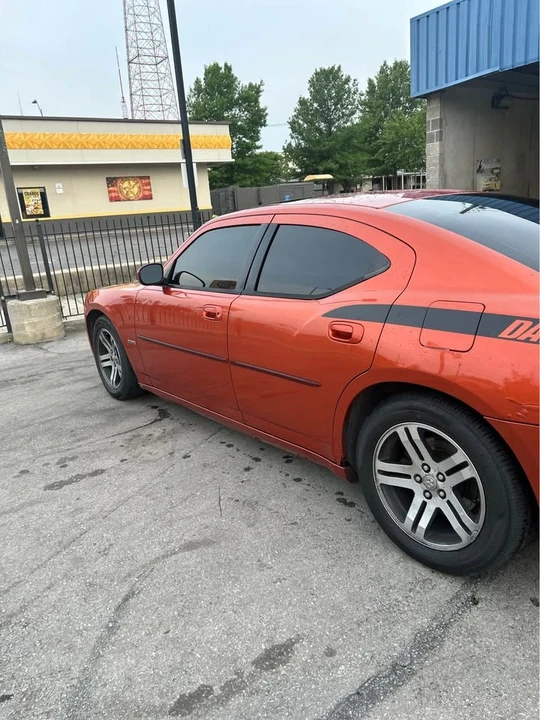 2006 Dodge Charger 6th Gen - Image 4 of 4