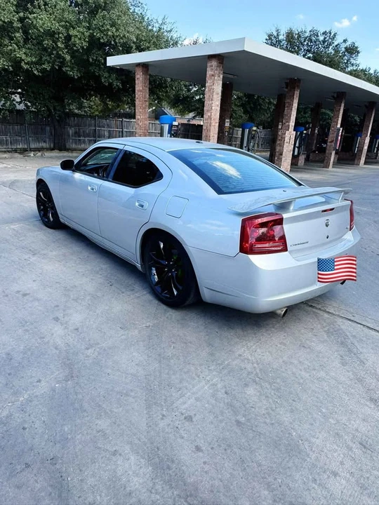 2006 Dodge Charger 6th Gen - Image 3 of 9
