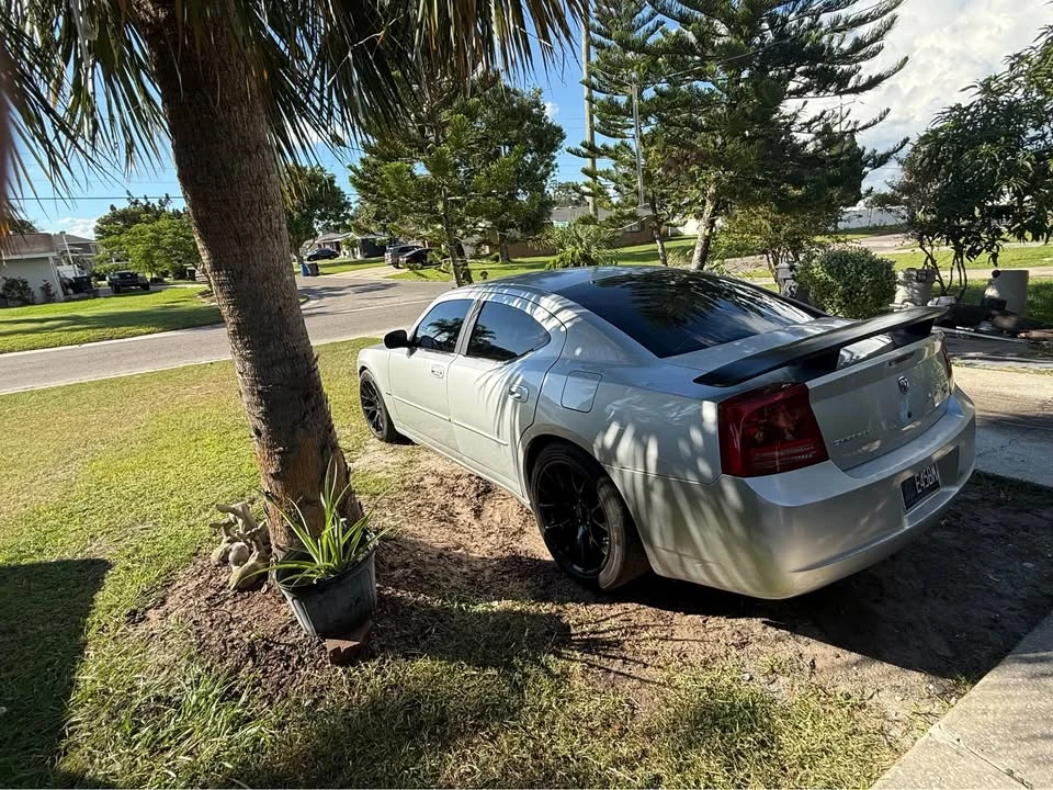 2006 Dodge Charger 6th Gen - Image 9 of 11