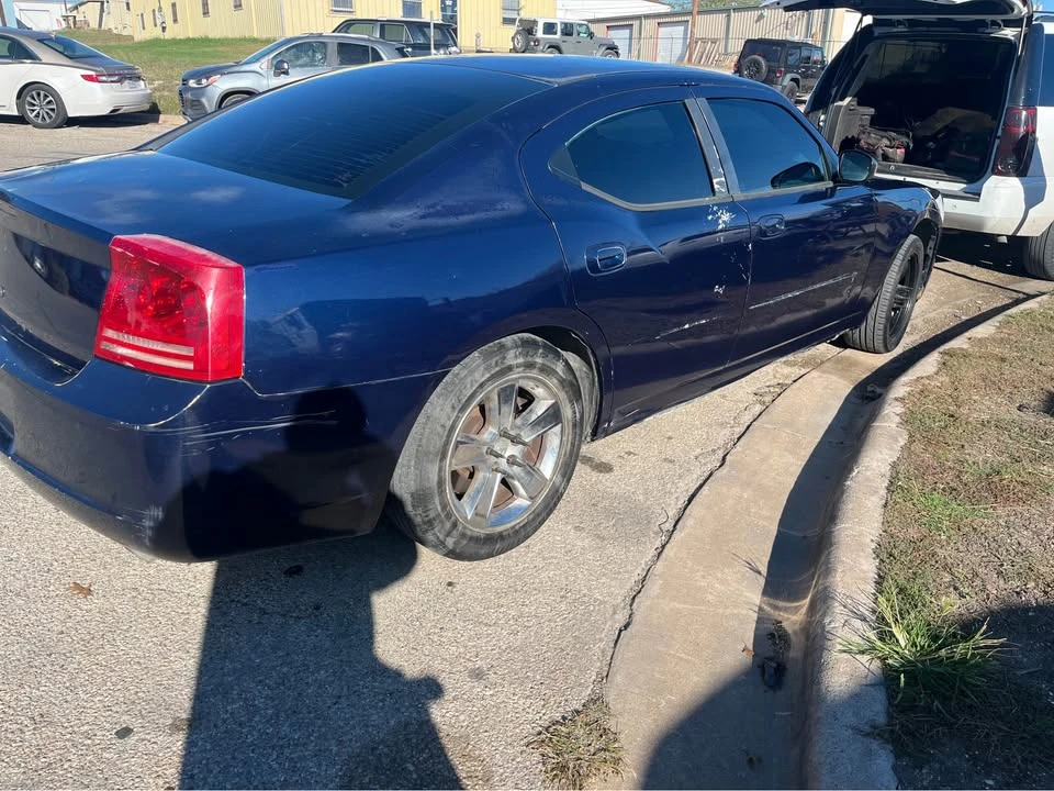 2006 Dodge Charger 6th Gen - Image 4 of 8