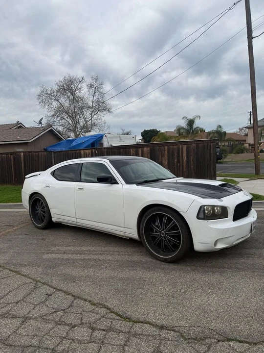 2006 Dodge Charger 6th Gen - Image 2 of 10