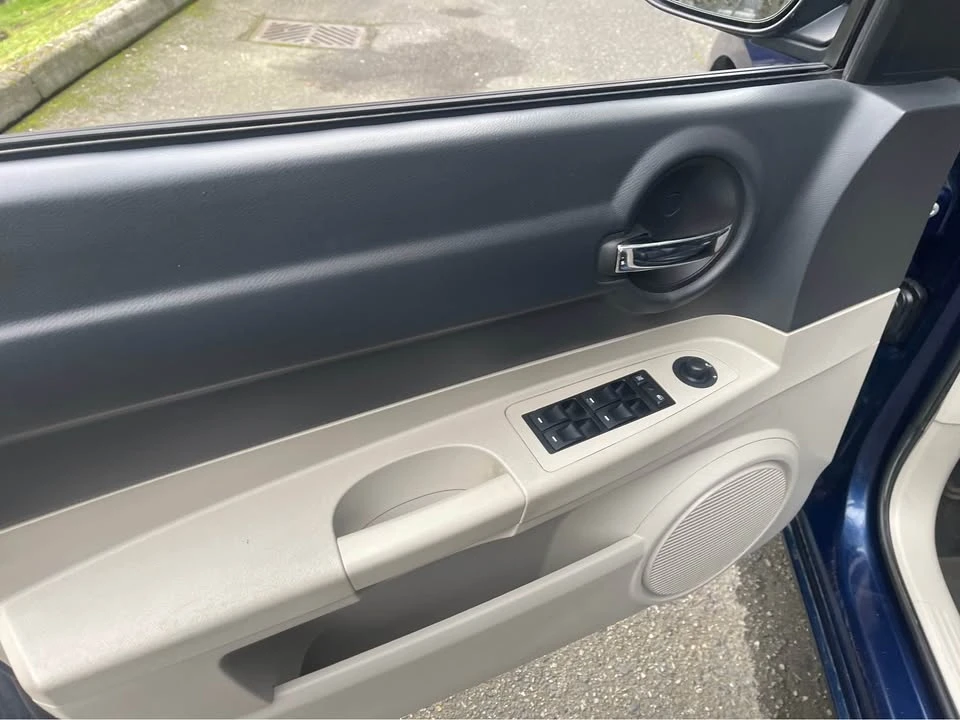 2006 Dodge Charger 6th Gen - Image 12 of 15