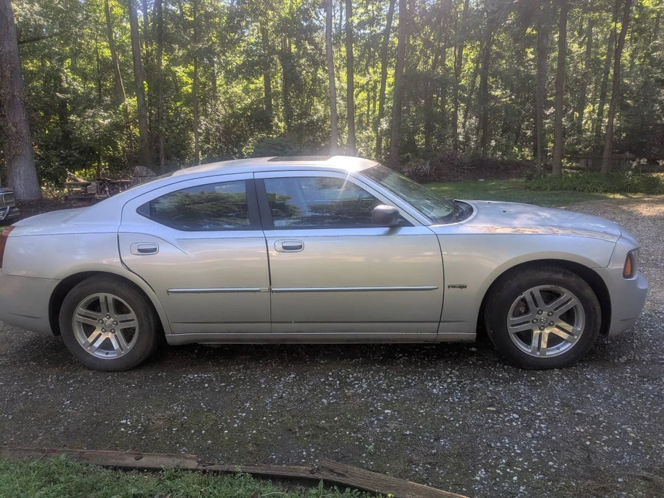 2006 Dodge Charger 6th Gen - Image 2 of 5