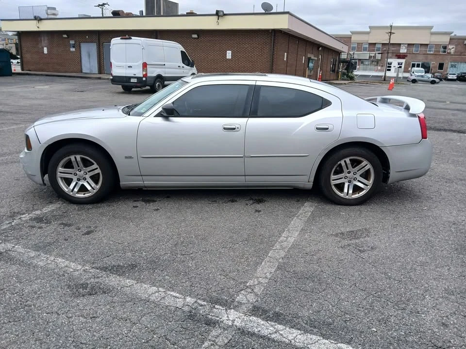 2006 Dodge Charger 6th Gen - Image 4 of 10
