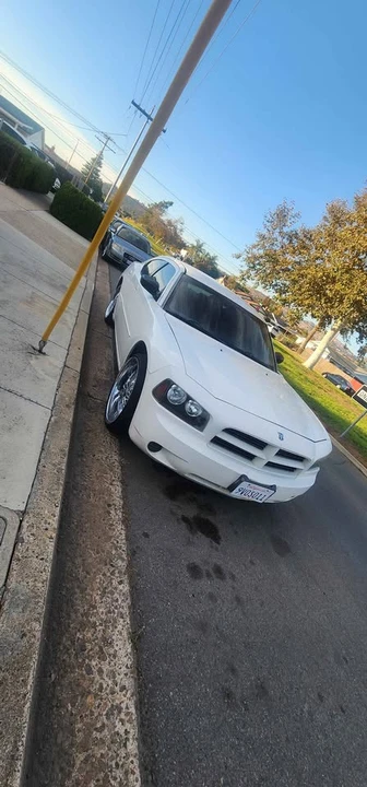 2006 Dodge Charger 6th Gen - Image 2 of 3