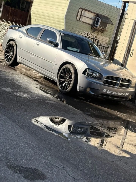 2006 Dodge Charger 6th Gen - Image 4 of 4