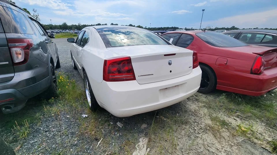 2006 Dodge Charger 6th Gen - Image 2 of 6
